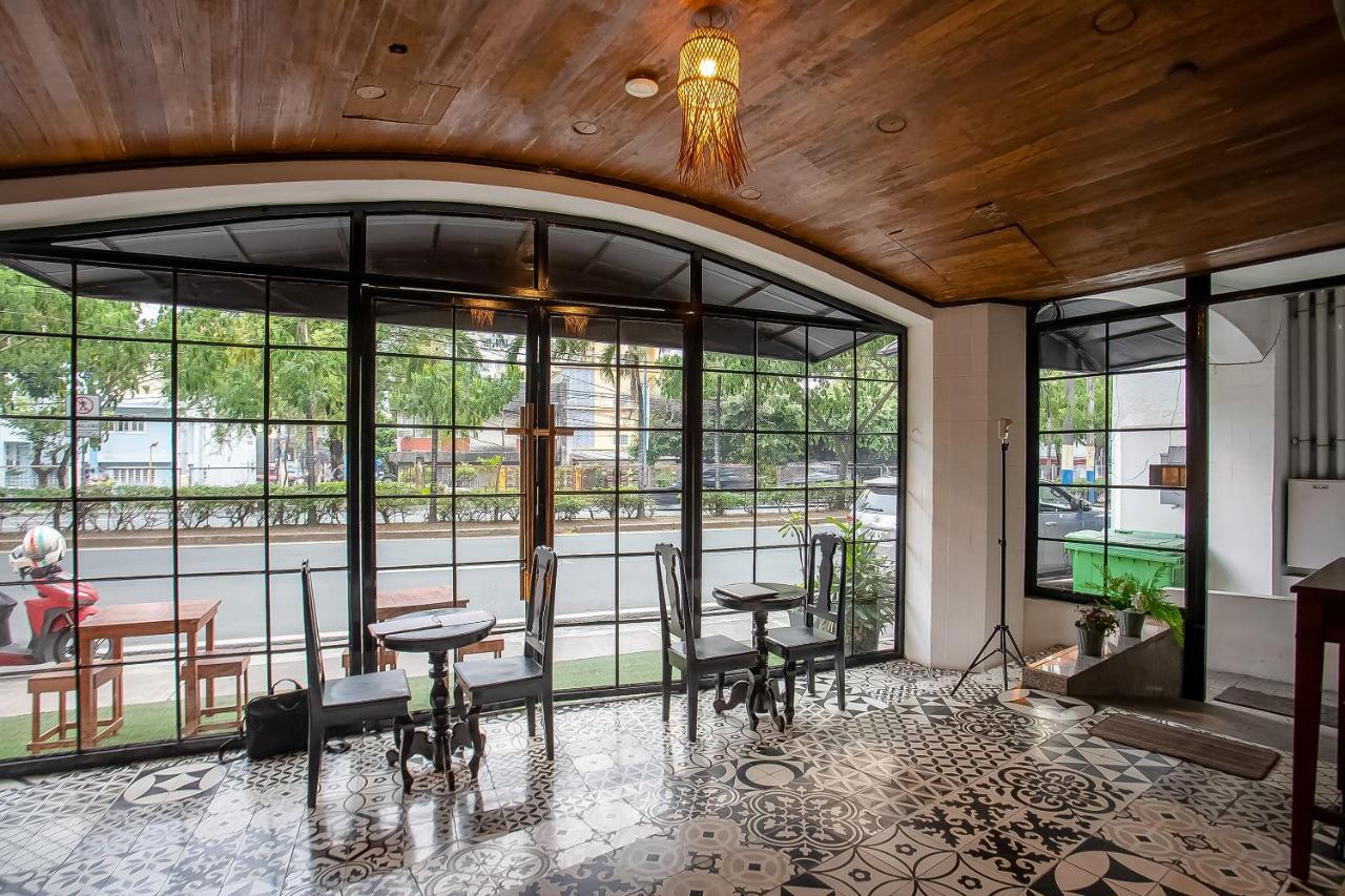 Oyo 821 Connector Hostel 마카티 외부 사진
