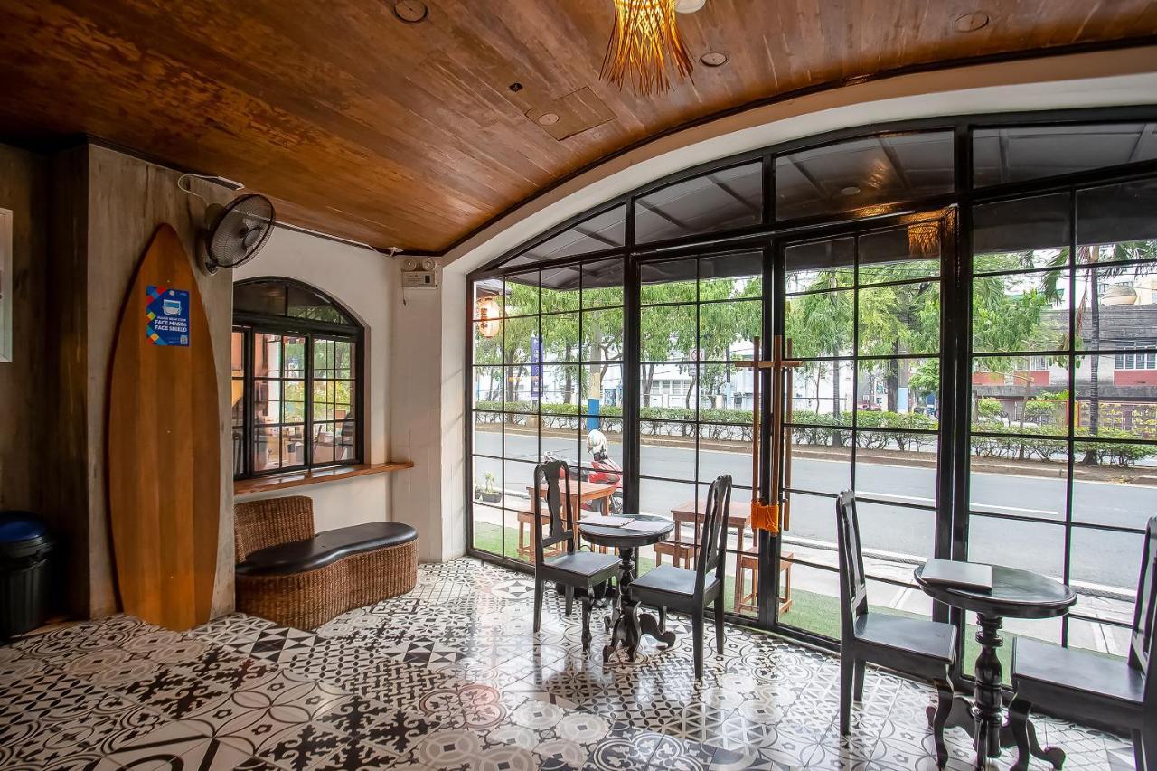 Oyo 821 Connector Hostel 마카티 외부 사진