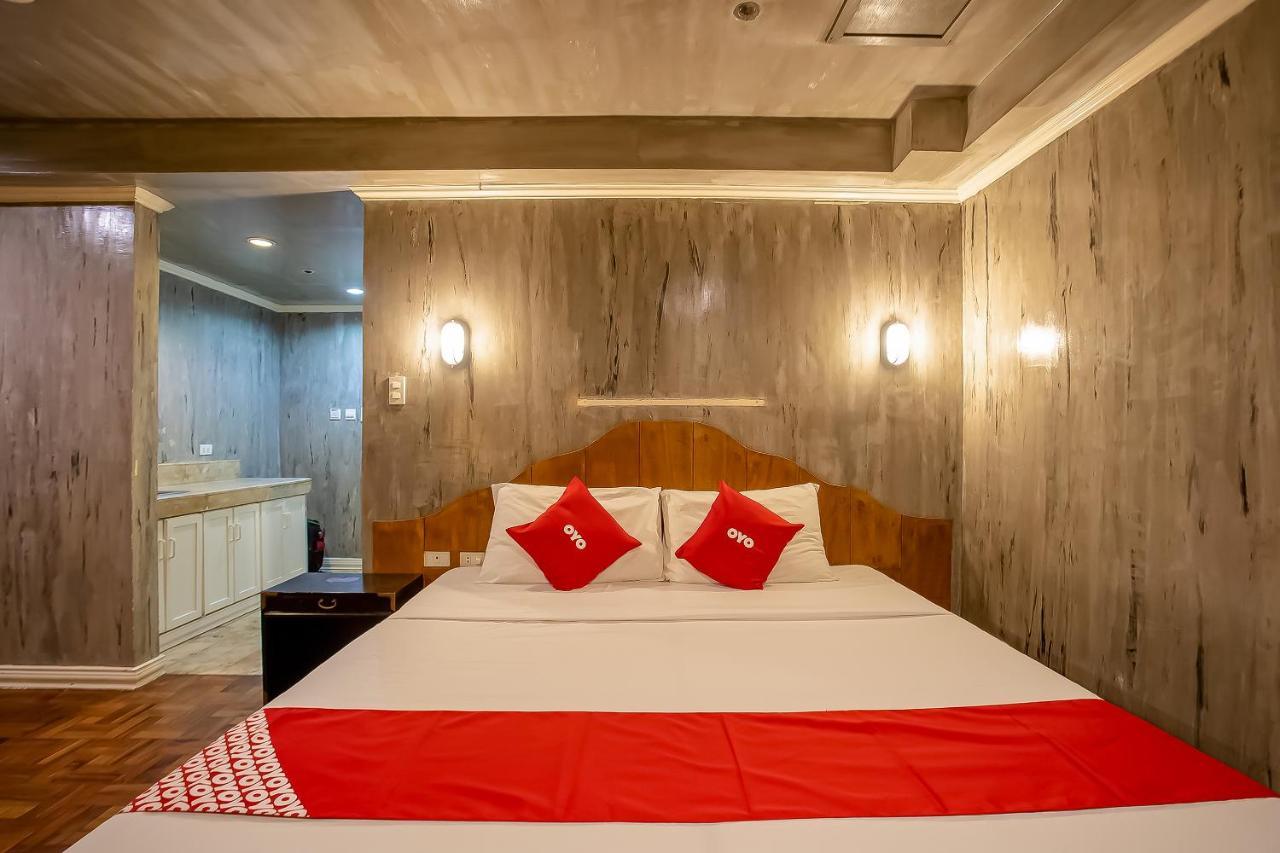 Oyo 821 Connector Hostel 마카티 외부 사진