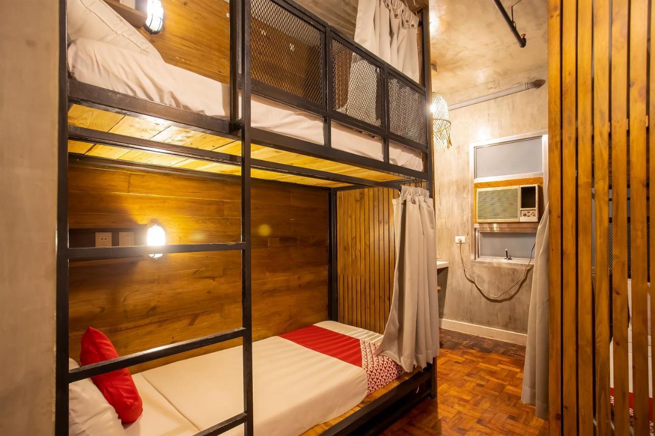 Oyo 821 Connector Hostel 마카티 외부 사진