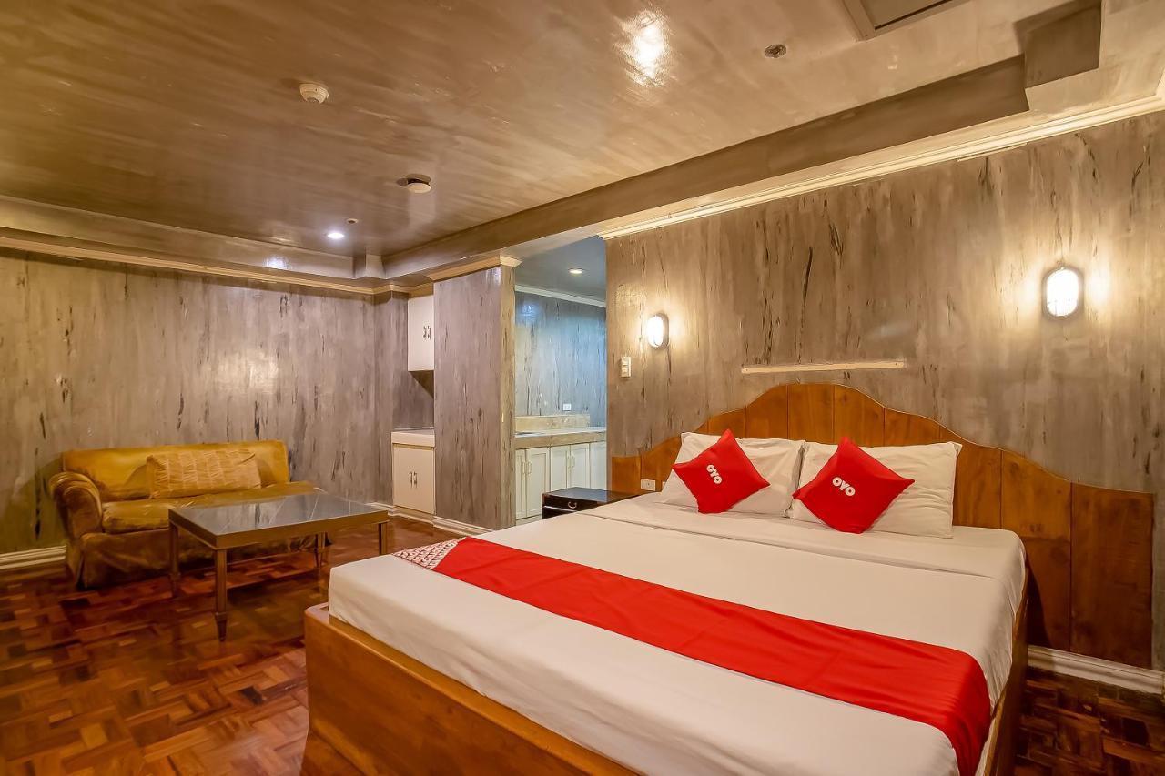 Oyo 821 Connector Hostel 마카티 외부 사진