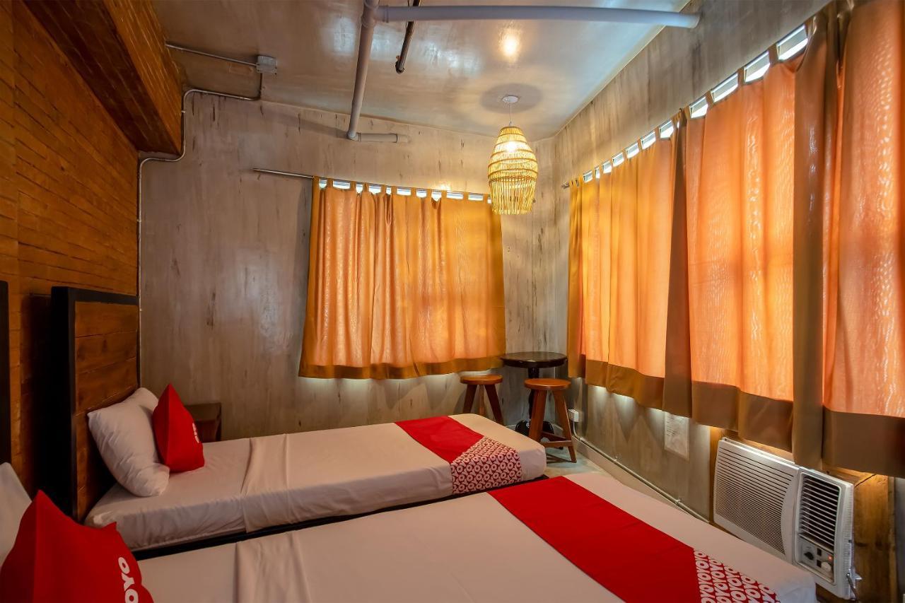 Oyo 821 Connector Hostel 마카티 외부 사진