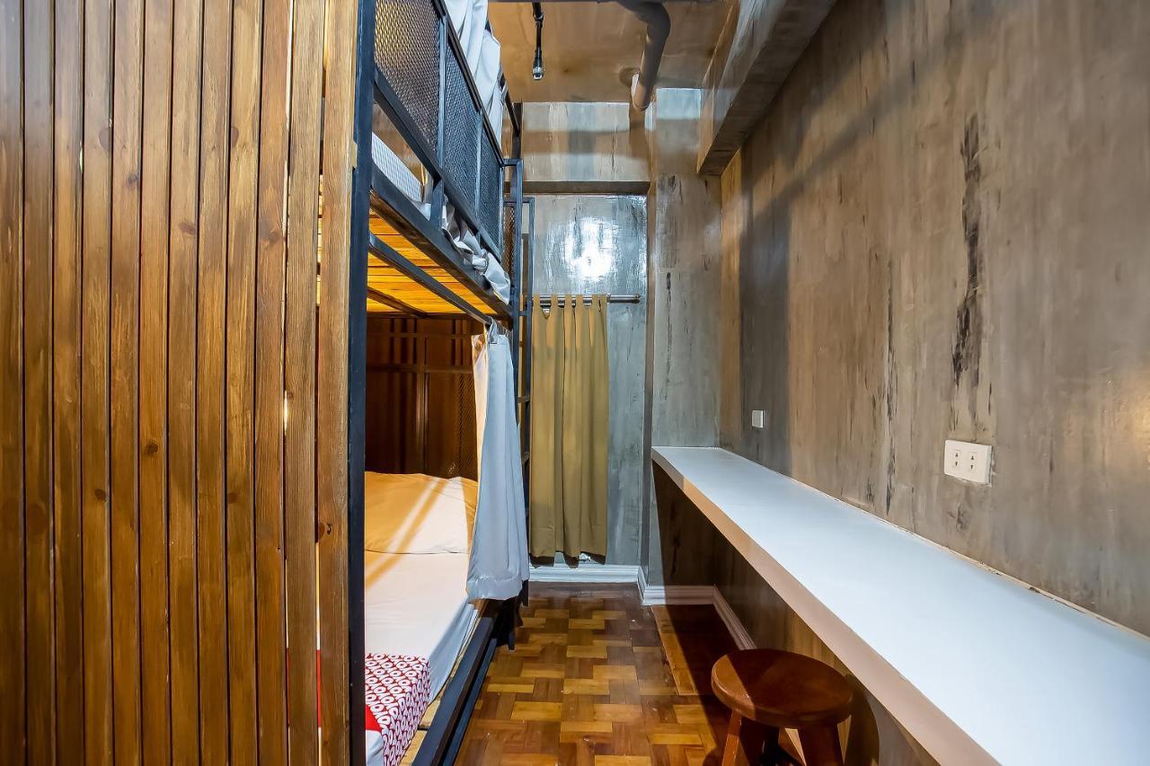 Oyo 821 Connector Hostel 마카티 외부 사진