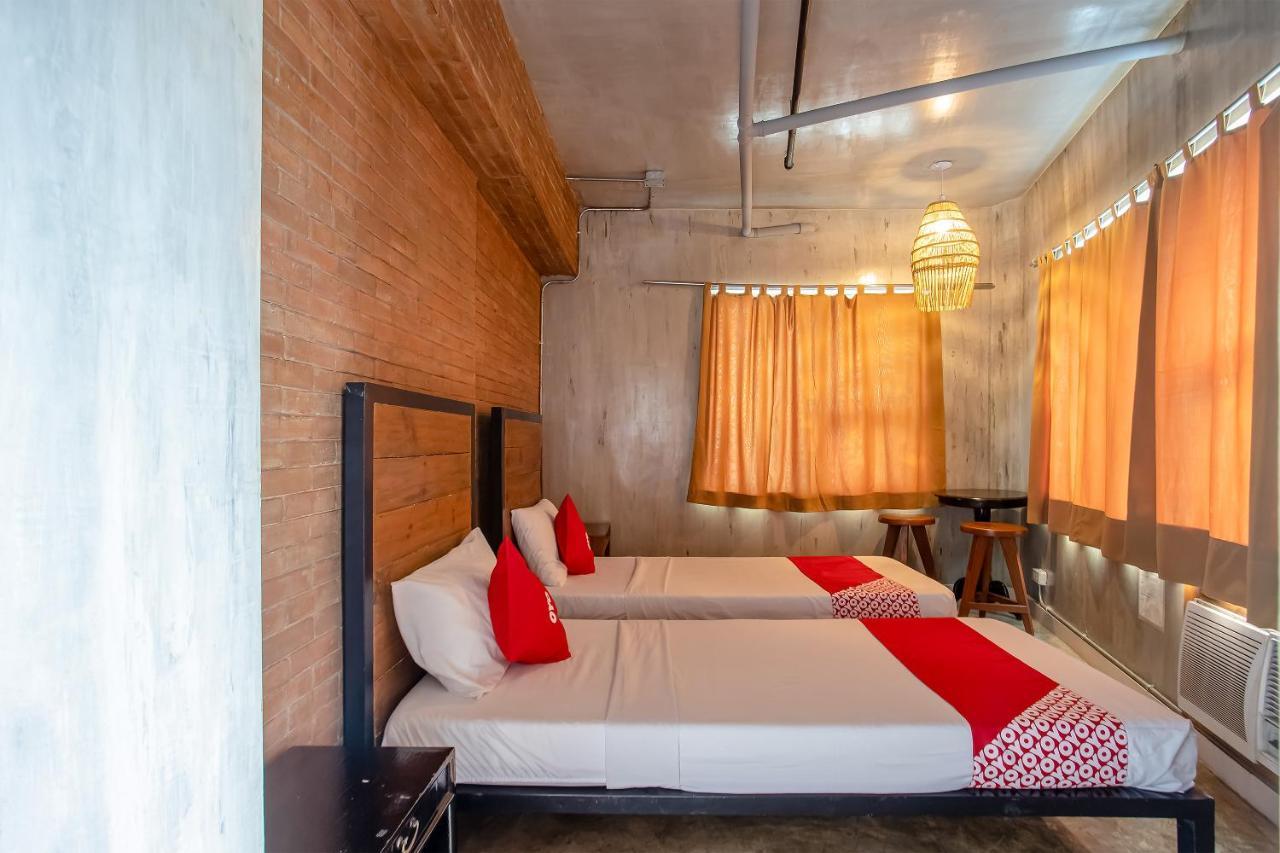 Oyo 821 Connector Hostel 마카티 외부 사진