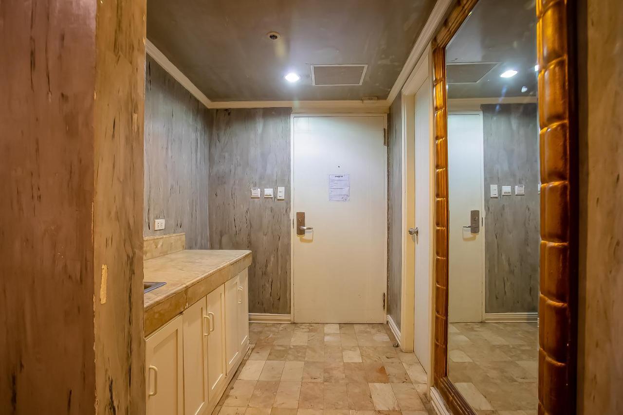 Oyo 821 Connector Hostel 마카티 외부 사진