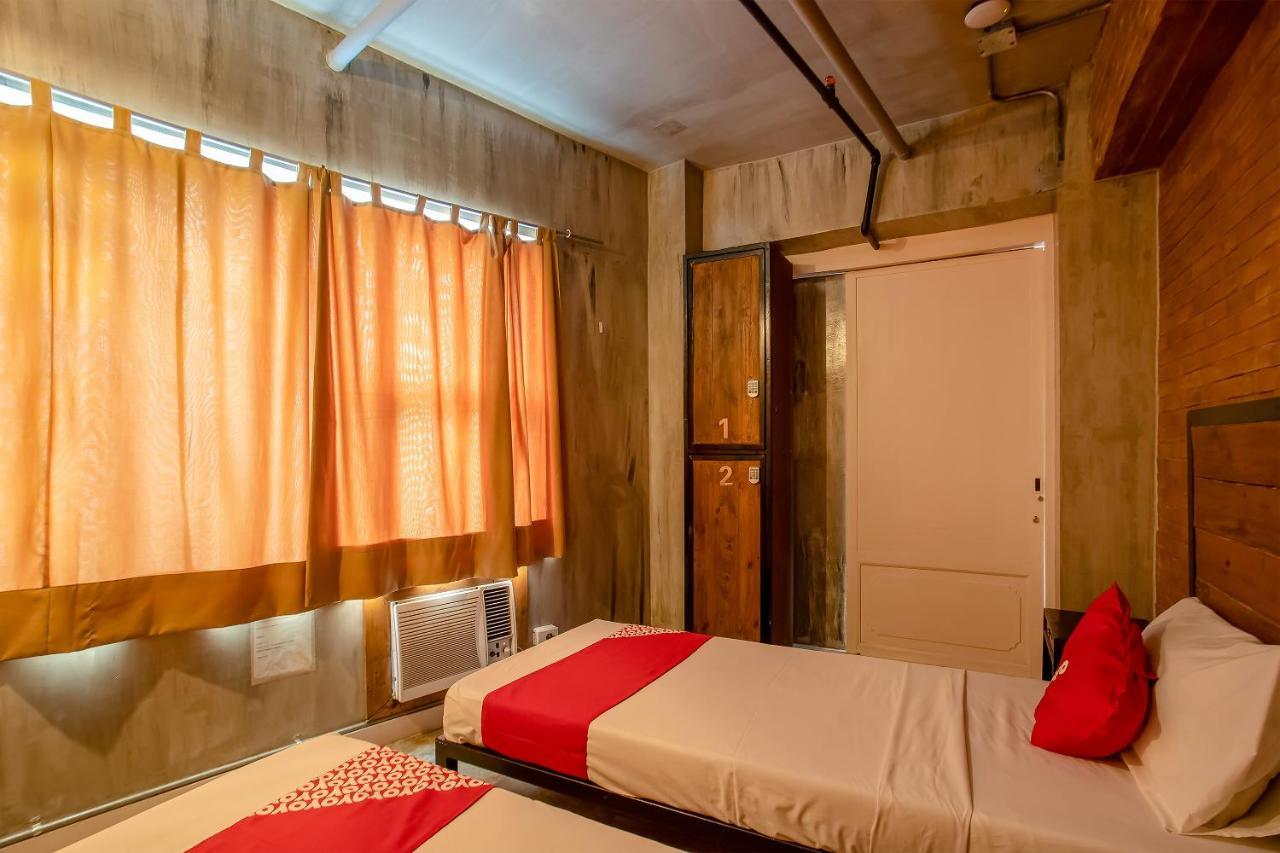 Oyo 821 Connector Hostel 마카티 외부 사진