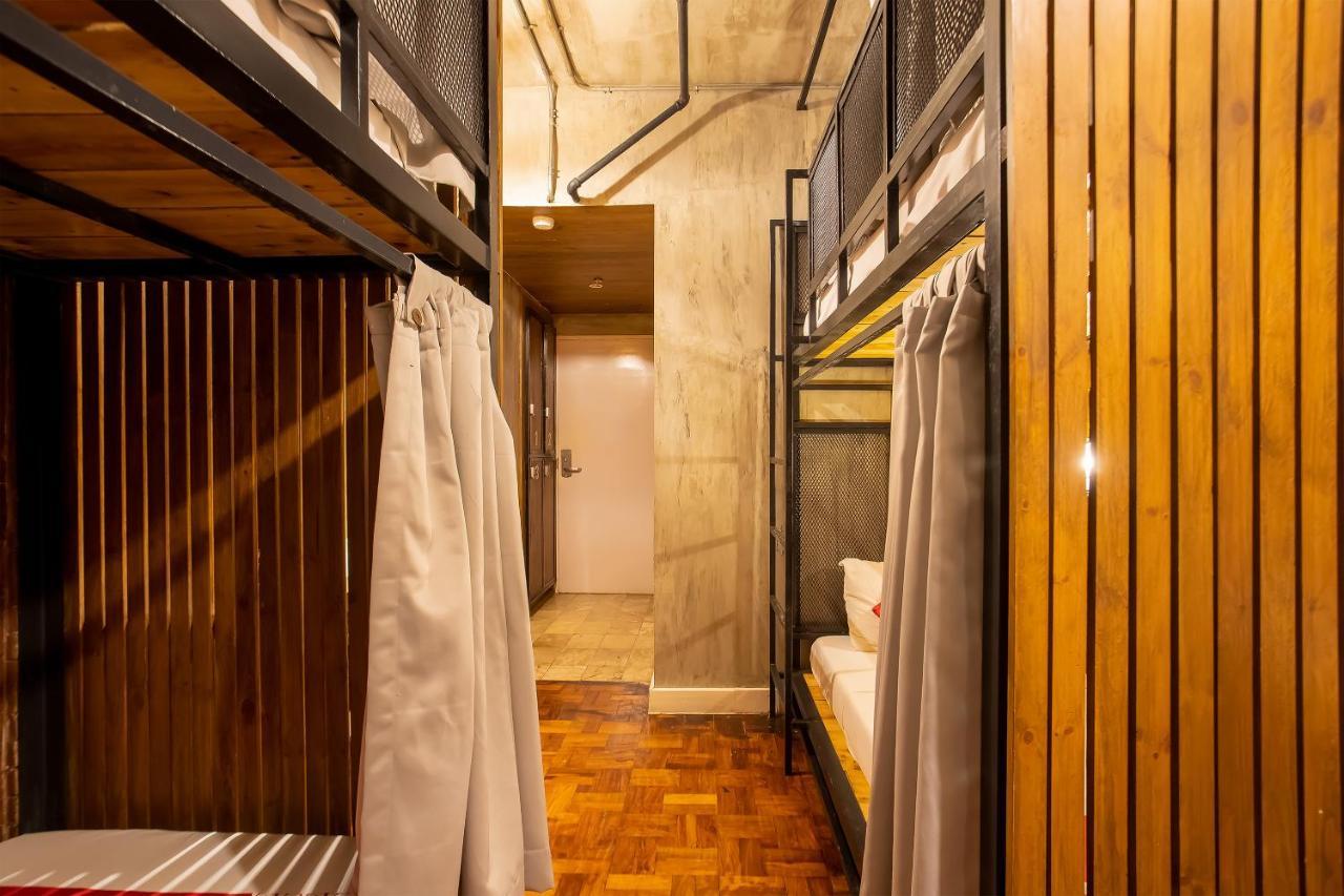 Oyo 821 Connector Hostel 마카티 외부 사진