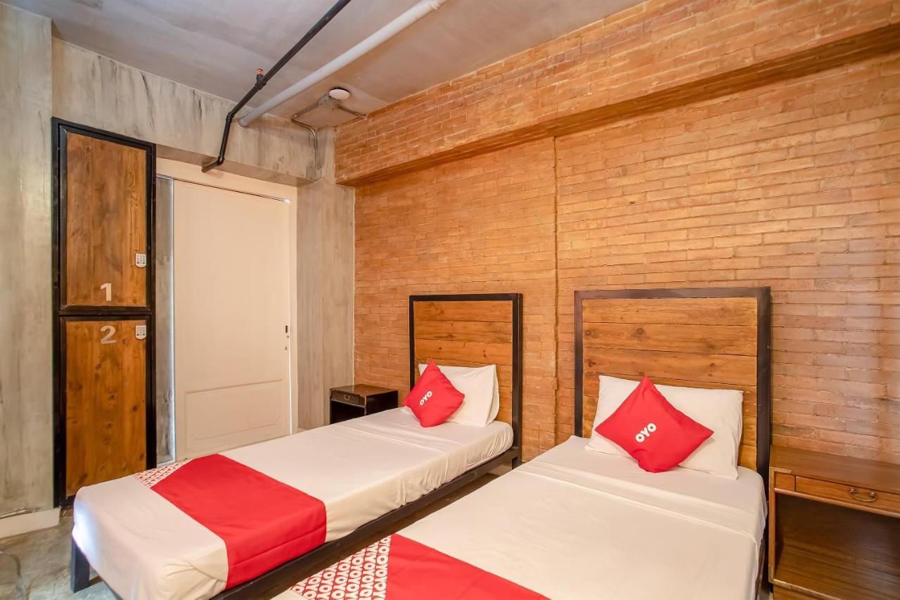 Oyo 821 Connector Hostel 마카티 외부 사진